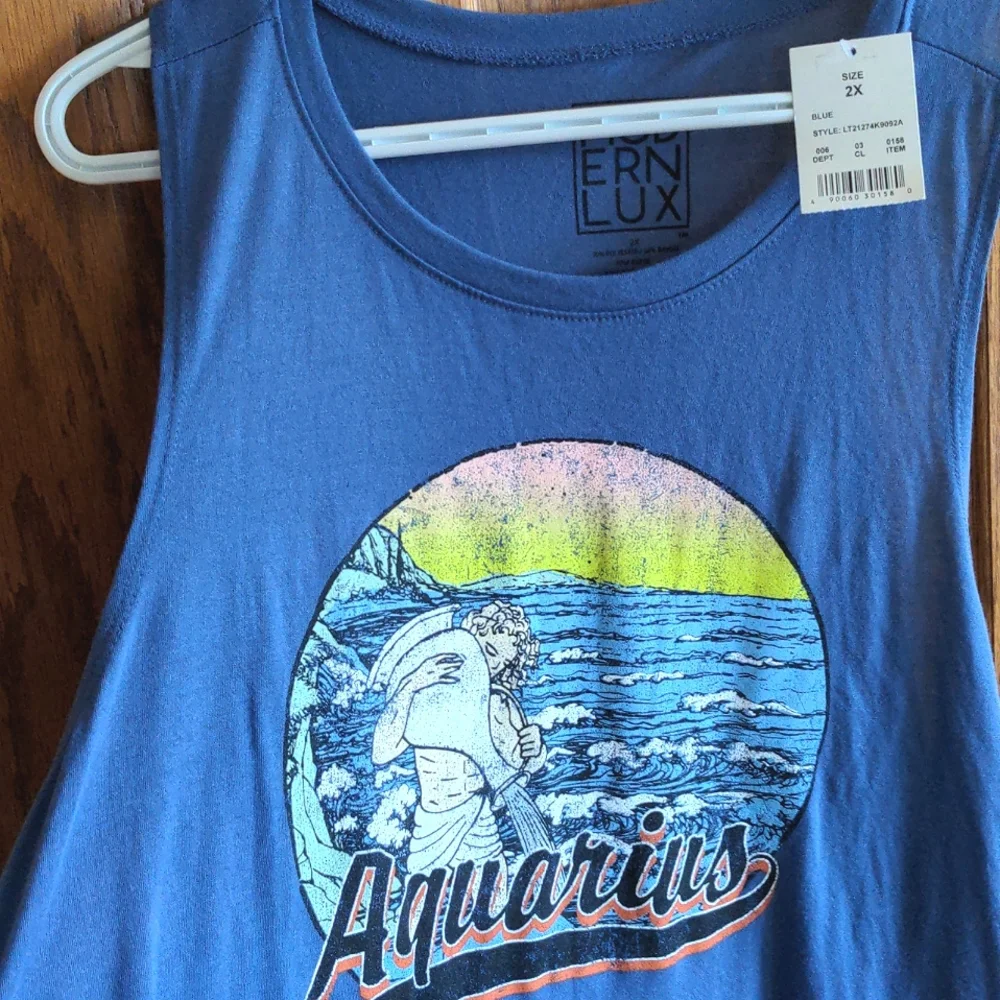 ❤️ Aquarius Blue Razorback tank 2X - Picture 1 of 6